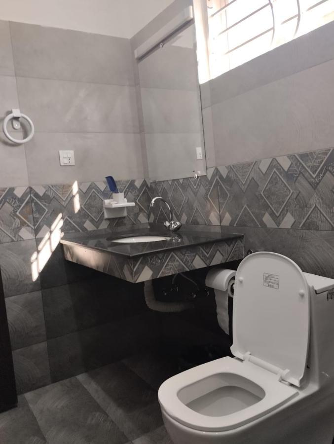 Itl Guesthouse Rawalpindi Ngoại thất bức ảnh